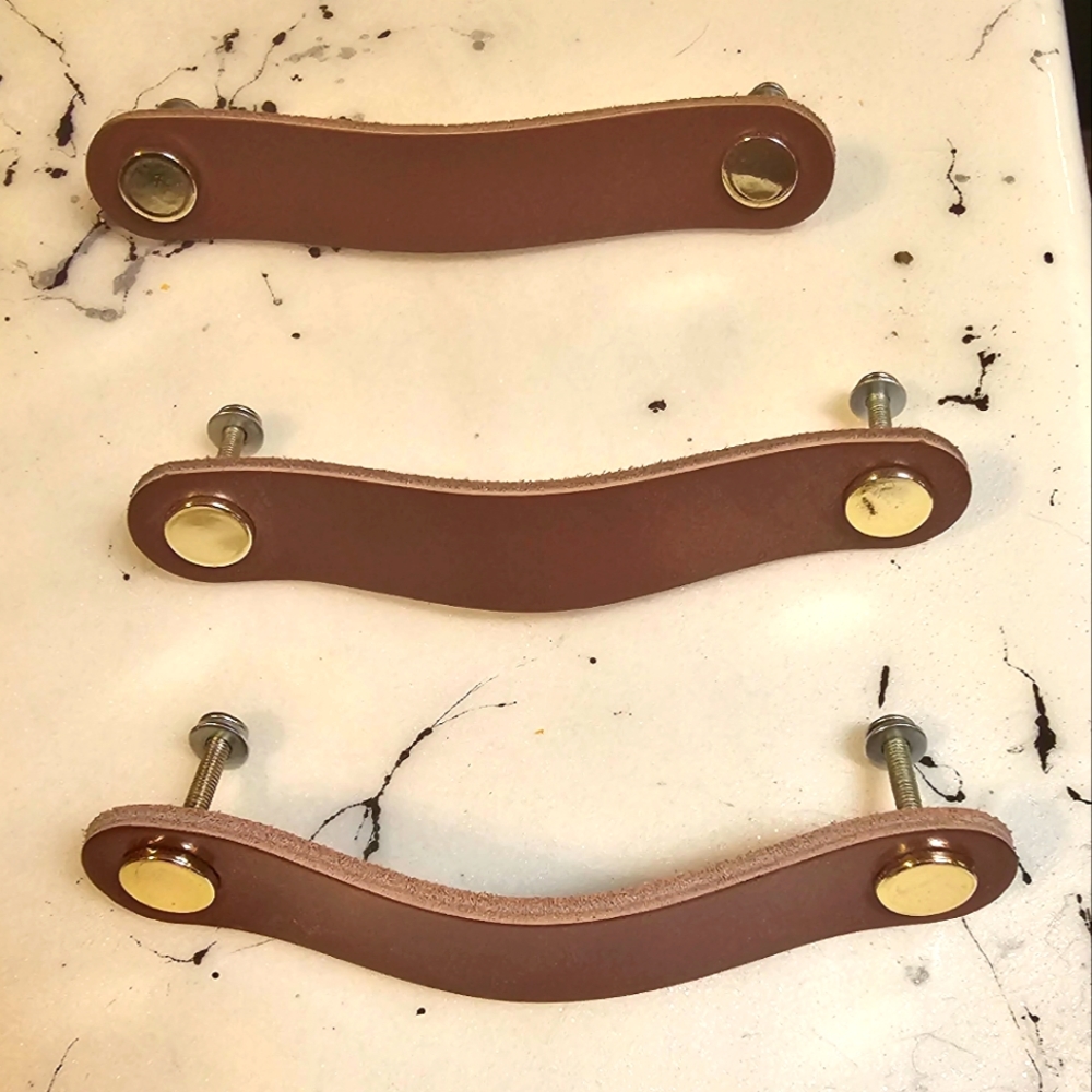 Set of 9 drawer pulls